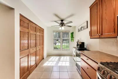 601 Country Lane, Des Plaines, IL 60016 - Photo 13