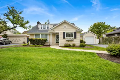 61 Harris Avenue, Clarendon Hills, IL 60514 - Photo 1