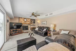 415 Cypress Ct, Schaumburg, IL 60193 - Photo 13