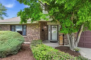 415 Cypress Ct, Schaumburg, IL 60193 - Photo 3