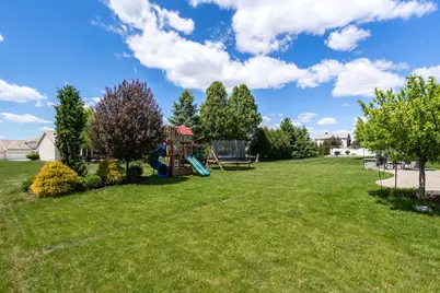 5700 Emily Road, Bettendorf, IA 52722 - Photo 55
