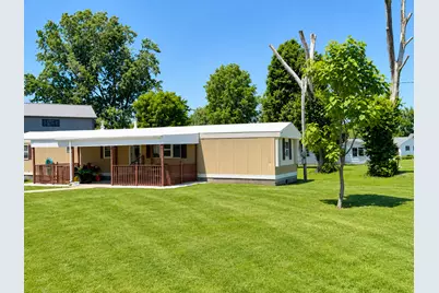 105 N Hickory Street, Farina, IL 62838 - Photo 1