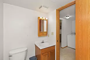 1302 State St, Dekalb, IL 60115 - Photo 11