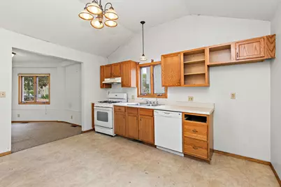 1302 State Street, Dekalb, IL 60115 - Photo 7