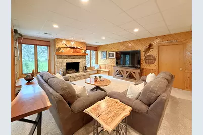 211 Ridge Lane, Lake in the Hills, IL 60156 - Photo 53