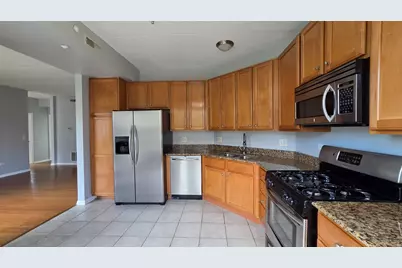 715 Astor Lane #401, Wheeling, IL 60090 - Photo 3