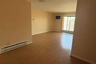 200 S Waters Edge Dr, Glendale Heights, IL 60139 - Photo 11