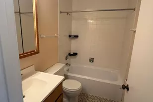 200 S Waters Edge Dr, Glendale Heights, IL 60139 - Photo 17