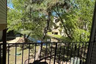 200 S Waters Edge Dr, Glendale Heights, IL 60139 - Photo 5