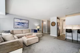 2555 Gross Point Rd, Evanston, IL 60201 - Photo 5