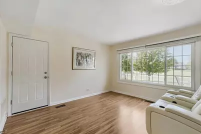 4092 Victoria Drive, Hoffman Estates, IL 60192 - Photo 43