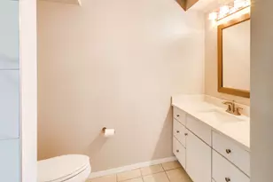 9655 Woods Dr, Skokie, IL 60077 - Photo 13