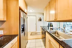 9655 Woods Dr, Skokie, IL 60077 - Photo 7