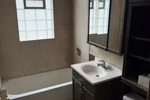 8148 S Blackstone Ave, Chicago, IL 60619 - Photo 7