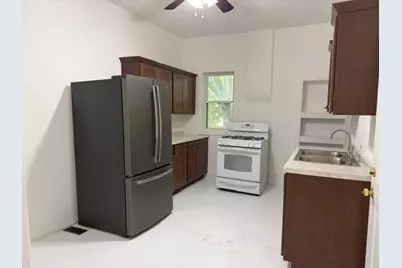 1005 W Taylor Street, Bloomington, IL 61701 - Photo 3