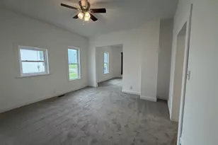 1005 W Taylor St, Bloomington, IL 61701 - Photo 11