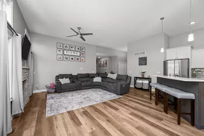 3550 Deckard Drive, Bettendorf, IA 52722 - Photo 9