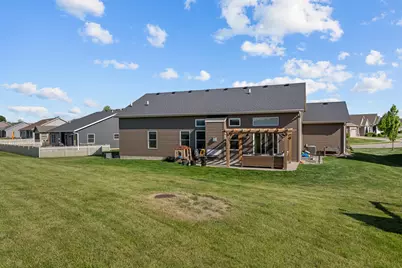 3550 Deckard Drive, Bettendorf, IA 52722 - Photo 47