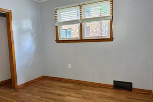 203 E Van Buren St, Ottawa, IL 61350 - Photo 11