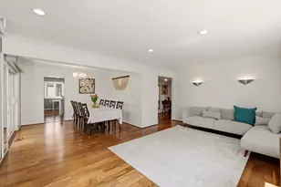 660 Ballantrae Dr, Northbrook, IL 60062 - Photo 9