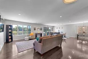 1245 Biscayne Dr, Elk Grove Village, IL 60007 - Photo 5