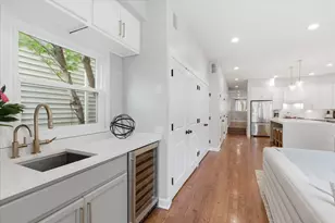 1209 W Roscoe St, Chicago, IL 60657 - Photo 19