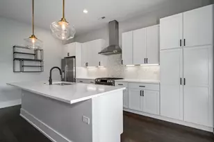 3016 W Belmont Ave, Chicago, IL 60618 - Photo 9