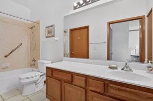 2232 Wilshire Ct, Grayslake, IL 60030 - Photo 21