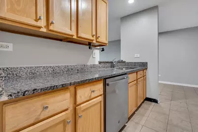 1919 Prairie Square #32, Schaumburg, IL 60173 - Photo 7