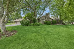 12N320 Jackson Dr, Elgin, IL 60124 - Photo 1