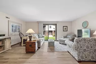 417 Manor Ct, New Lenox, IL 60451 - Photo 3