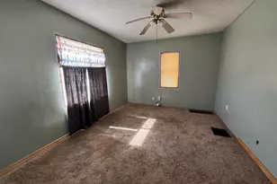 512 Highland Ave, Dixon, IL 61021 - Photo 7