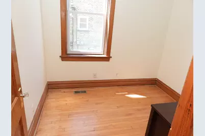 5119 W Pensacola Avenue #1, Chicago, IL 60641 - Photo 9