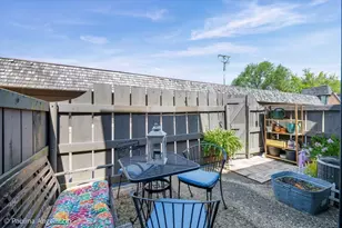 586 W Russell St, Barrington, IL 60010 - Photo 17
