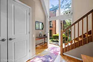 586 W Russell St, Barrington, IL 60010 - Photo 3