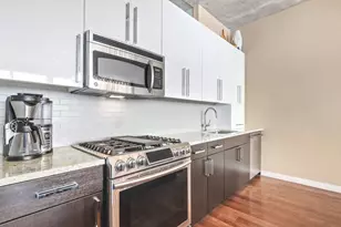 235 W Van Buren St, Chicago, IL 60607 - Photo 9