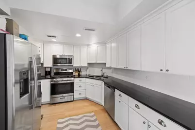 3200 N Lake Shore Drive #2410, Chicago, IL 60657 - Photo 5