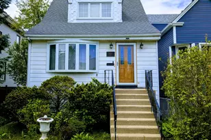 4330 N Avers Ave, Chicago, IL 60618 - Photo 1