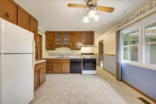 412 Krause Ave, Streamwood, IL 60107 - Photo 3