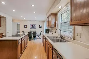 312 W Brampton Ln, Arlington Heights, IL 60004 - Photo 13