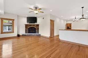 1117 Margret St, Des Plaines, IL 60016 - Photo 5