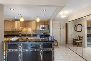 9731 N Fox Glen Dr, Niles, IL 60714 - Photo 5