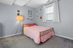 3222 W Beach Ave, Chicago, IL 60651 - Photo 11