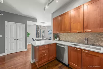 744 N Clark Street #705, Chicago, IL 60654 - Photo 7