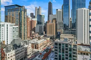 744 N Clark St, Chicago, IL 60654 - Photo 27