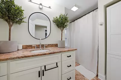 6638 S Karlov Avenue, Chicago, IL 60629 - Photo 7
