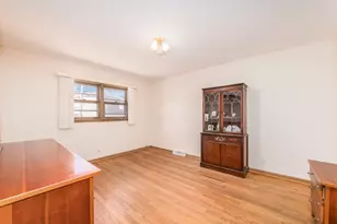 8516 N Ozanam Ave, Niles, IL 60714 - Photo 15