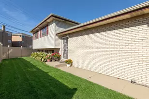 8516 N Ozanam Ave, Niles, IL 60714 - Photo 21