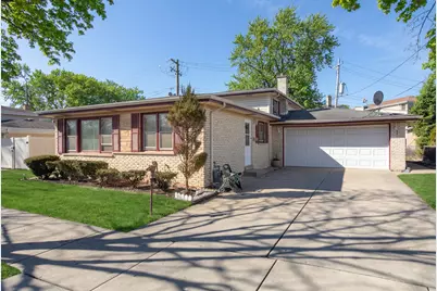 8516 N Ozanam Avenue, Niles, IL 60714 - Photo 1