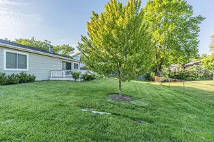 1145 N Thackeray Dr, Palatine, IL 60067 - Photo 31